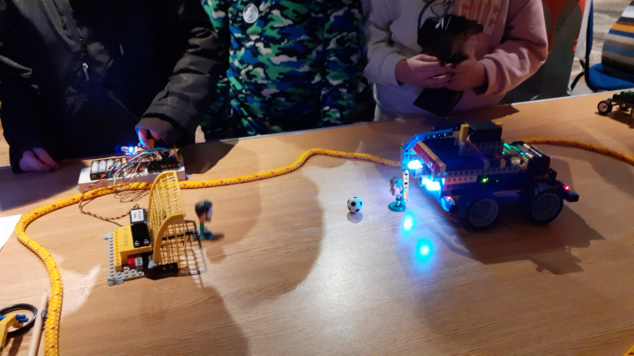 The penalty shootout robot pair